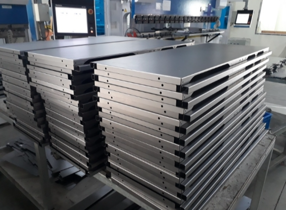Chấn, gấp được mọi loại kim loại như sắt, thép, inox và các loại kim loại có độ cứng cao Chấn, gấp được mọi loại kim loại như sắt, thép, inox và các loại kim loại có độ cứng cao