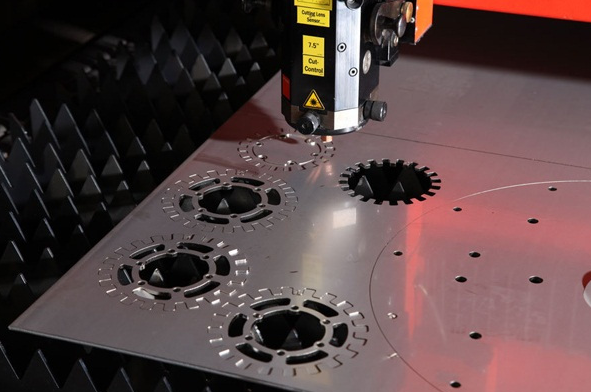 Gia công cắt sắt CNC với độ chính xác cao