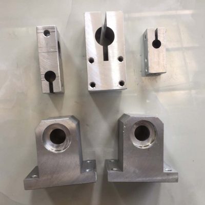 Gối đỡ thanh trượt tròn bằng crom cắt dây CNC Gối đỡ thanh trượt tròn bằng crom cắt dây CNC