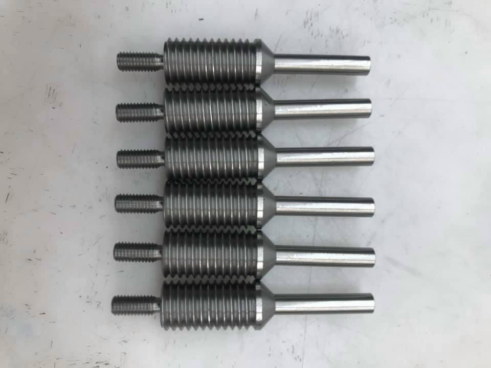 Trục vít truyền động bằng inox tiện CNC