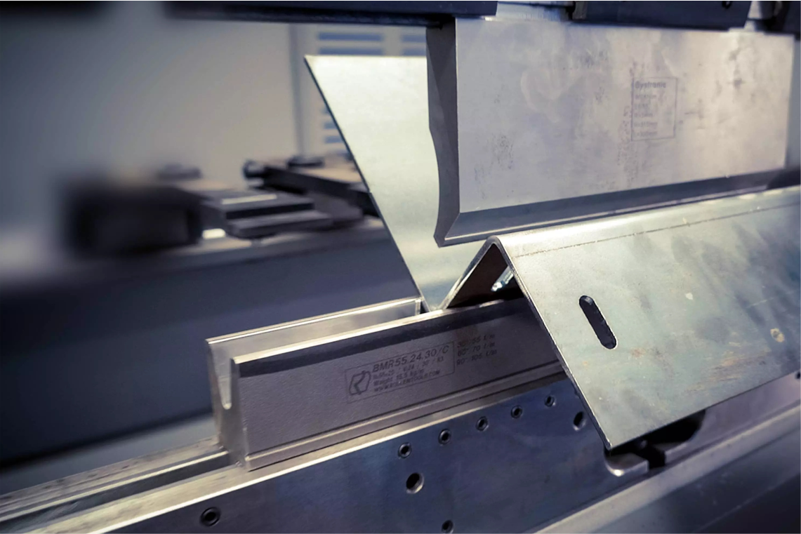 Uốn kim loại bằng máy cnc Uốn kim loại bằng máy cnc