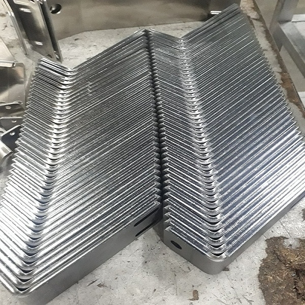 Thanh inox gia công chấn gấp
