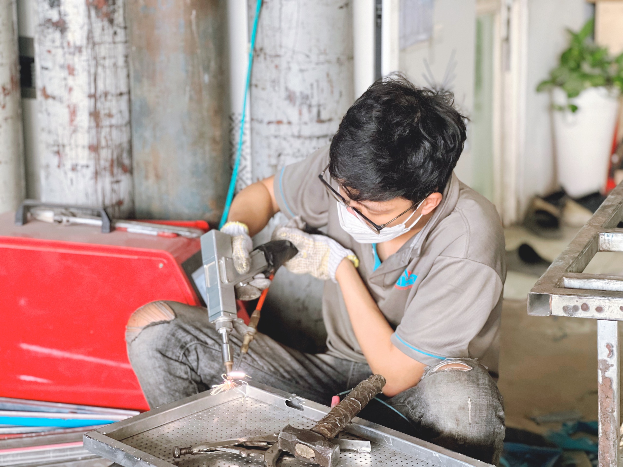 cửa lưới thép gia công hàn