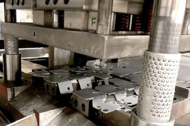 Gia công đột dập kim loại là gì? Gia công đột dập kim loại là gì?
