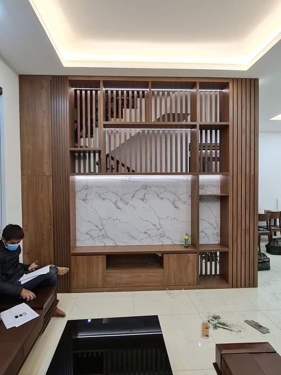 Mẫu vách ngăn gắn với kệ tivi trang trí phòng khách Mẫu vách ngăn gắn với kệ tivi trang trí phòng khách